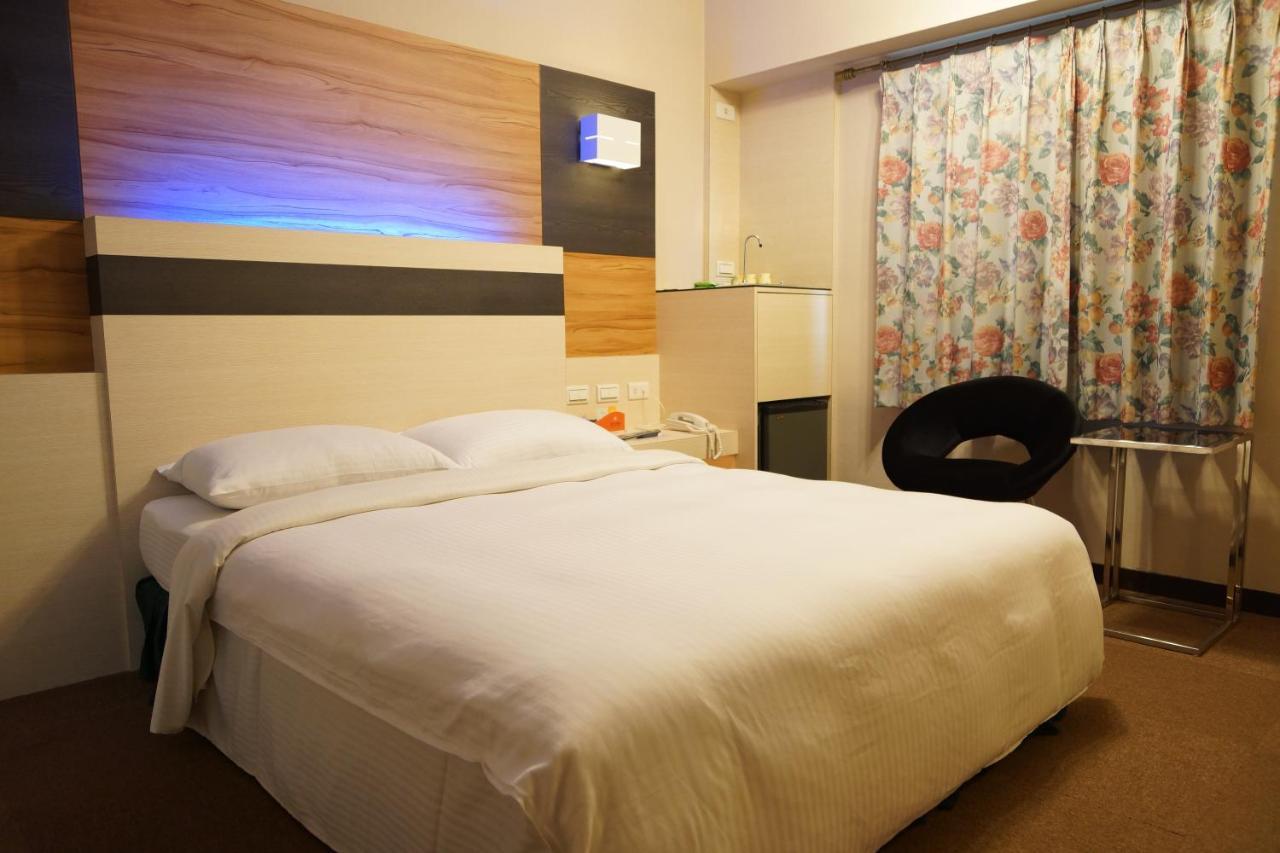 Ying Dai Hotel Tainan Buitenkant foto