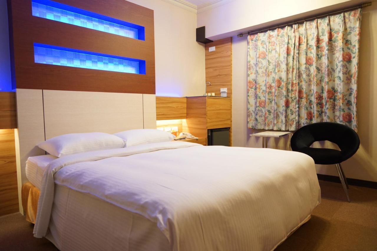 Ying Dai Hotel Tainan Buitenkant foto