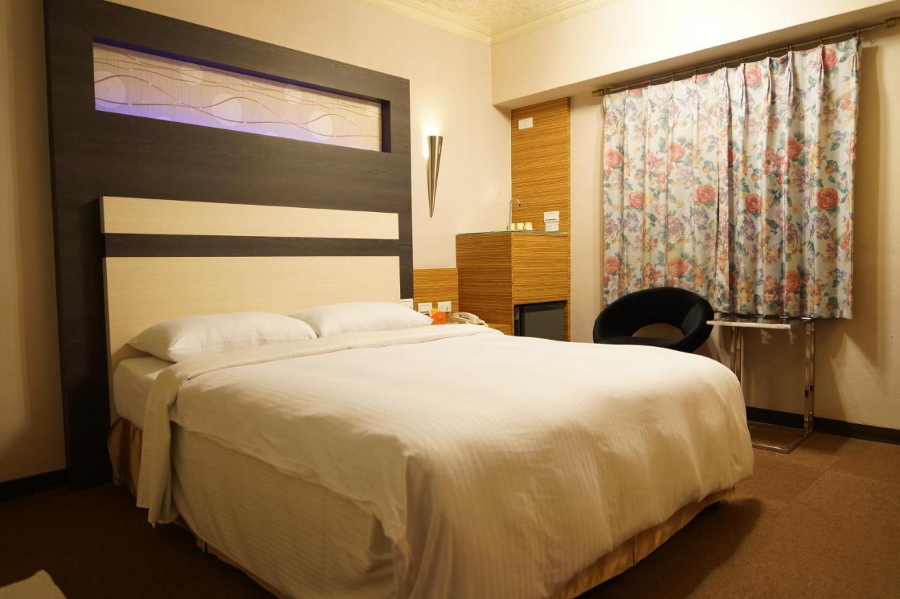 Ying Dai Hotel Tainan Buitenkant foto