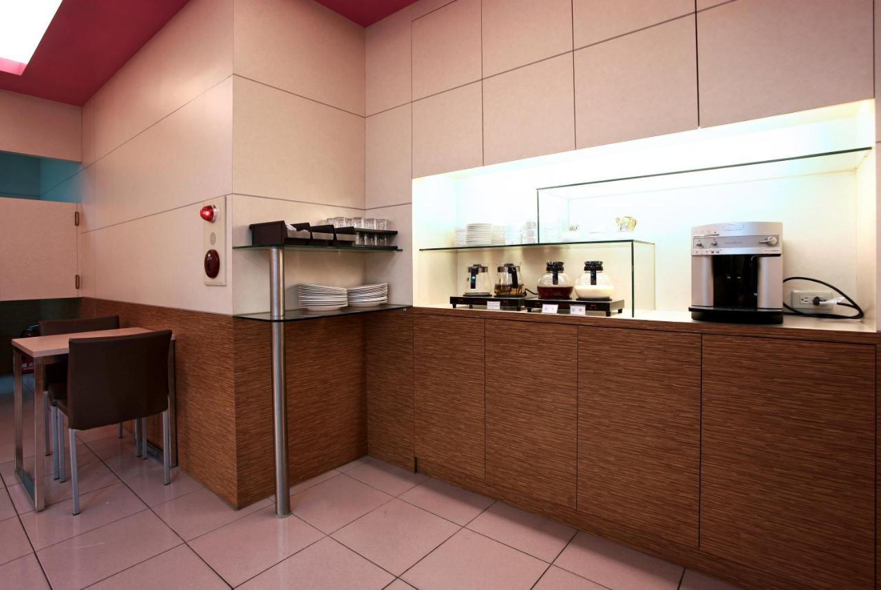 Ying Dai Hotel Tainan Buitenkant foto